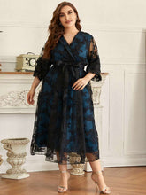 Load image into Gallery viewer, Luxury Designer Plus Size Midi Lace Party Dress