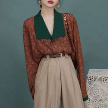 Load image into Gallery viewer, Vintage Retro Floral Blouse