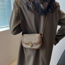 Load image into Gallery viewer, Vintage Houndstooth Crossbody Saddle Bag
