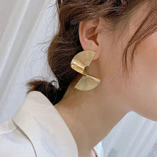 Load image into Gallery viewer, Designer Twisted Spiral Earrings