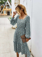 Load image into Gallery viewer, Vintage French Style Floral Dress