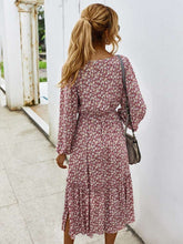 Load image into Gallery viewer, Vintage French Style Floral Dress