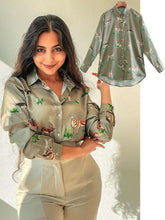 Load image into Gallery viewer, Vintage Chic Africa Safari Globetrotter Satin Blouse