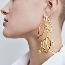 Load image into Gallery viewer, Regina Golden Flower Statement Earrings