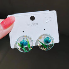 Load image into Gallery viewer, Unique Real Dried Flower Resin Earrings