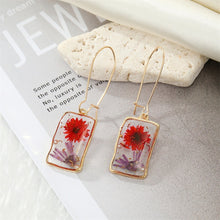 Load image into Gallery viewer, Unique Real Dried Flower Resin Earrings

