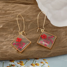 Load image into Gallery viewer, Unique Real Dried Flower Resin Earrings