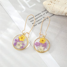 Load image into Gallery viewer, Unique Real Dried Flower Resin Earrings