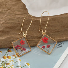 Load image into Gallery viewer, Unique Real Dried Flower Resin Earrings