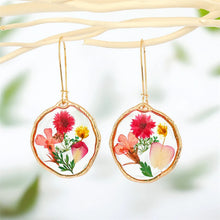 Load image into Gallery viewer, Unique Real Dried Flower Resin Earrings