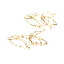 Load image into Gallery viewer, Designer Flower Statement Earrings