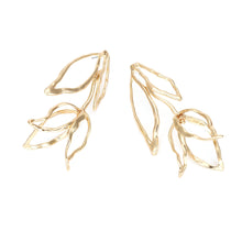Load image into Gallery viewer, Designer Flower Statement Earrings