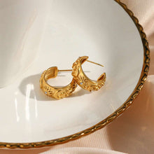 Load image into Gallery viewer, Statement Stainless Gold Plated Oriental Jewelry
