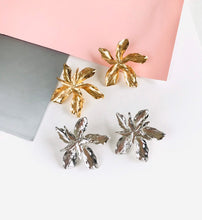 Load image into Gallery viewer, Big Flower Statement Studs Earrings - Pretty Fashionation
