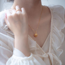 Load image into Gallery viewer, Gold Plated Shell  Pearl Charm Pendant Necklace
