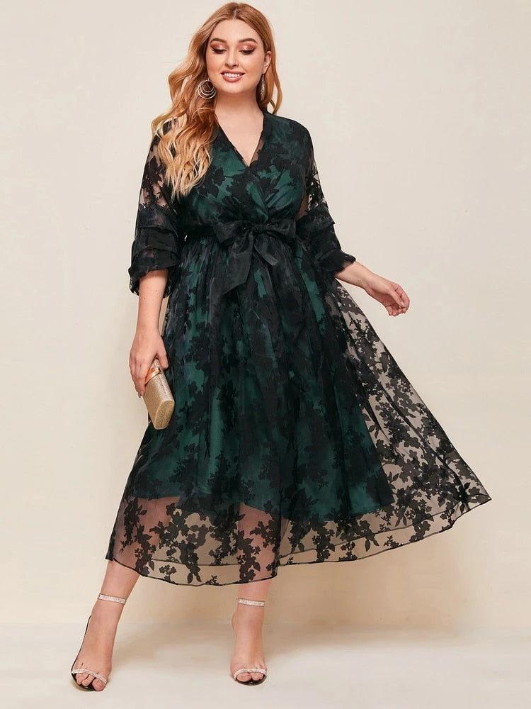 Luxury Designer Plus Size Midi Lace Party Dress