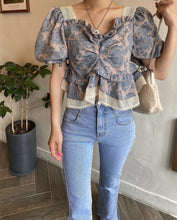 Load image into Gallery viewer, Vintage V-neck French Style Puff Sleeve Blouse
