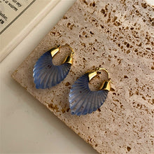 Load image into Gallery viewer, Vintage Gold Plated Resin Gold Earrings
